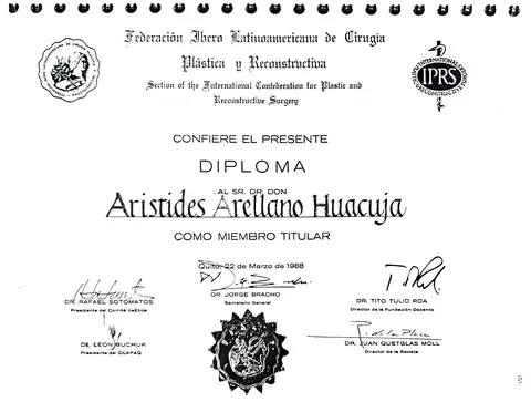 Miembro titular — CILAPAQ (Confederación Iberolatinoamericana de Cirugía Plástica) — 1988